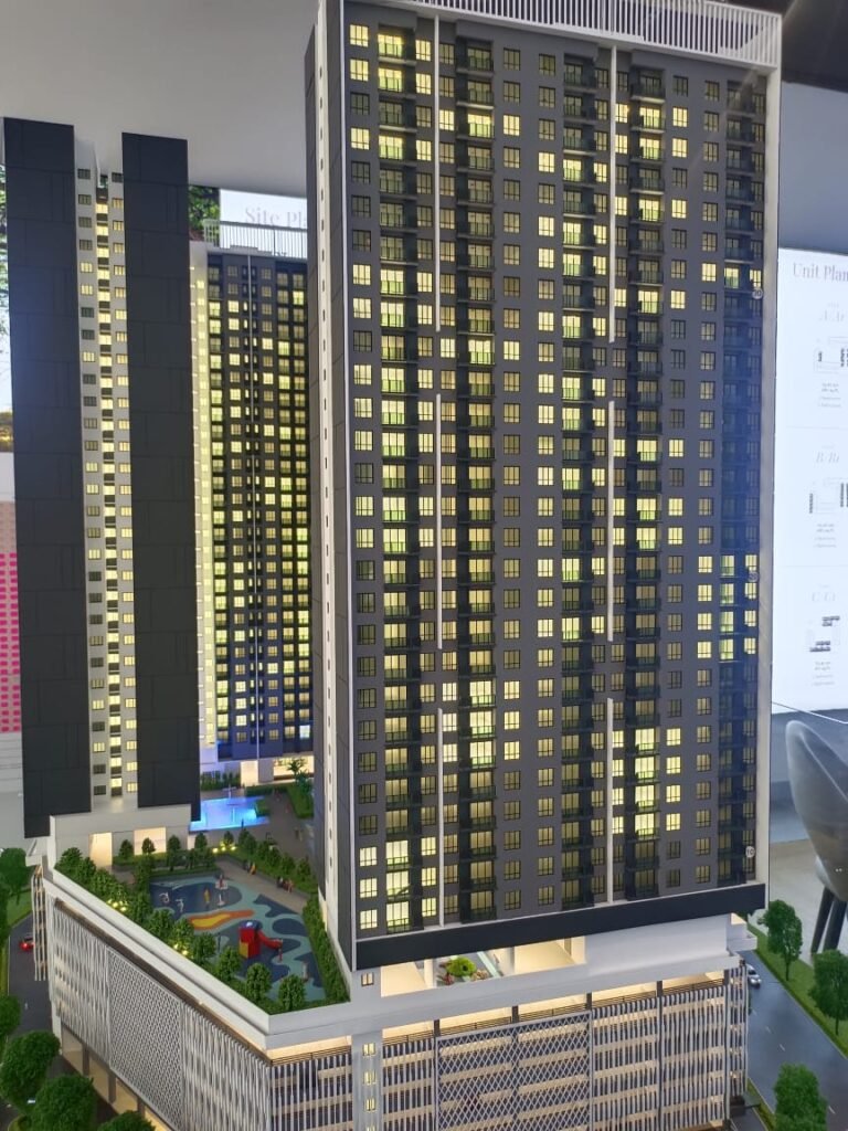 Foto model skala D’Parc · Bukan bangunan siap