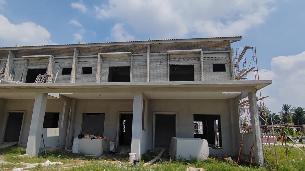 Taman Saga 3 — Kapar — foto sebenar rumah teres dua tingkat dalam pembinaan