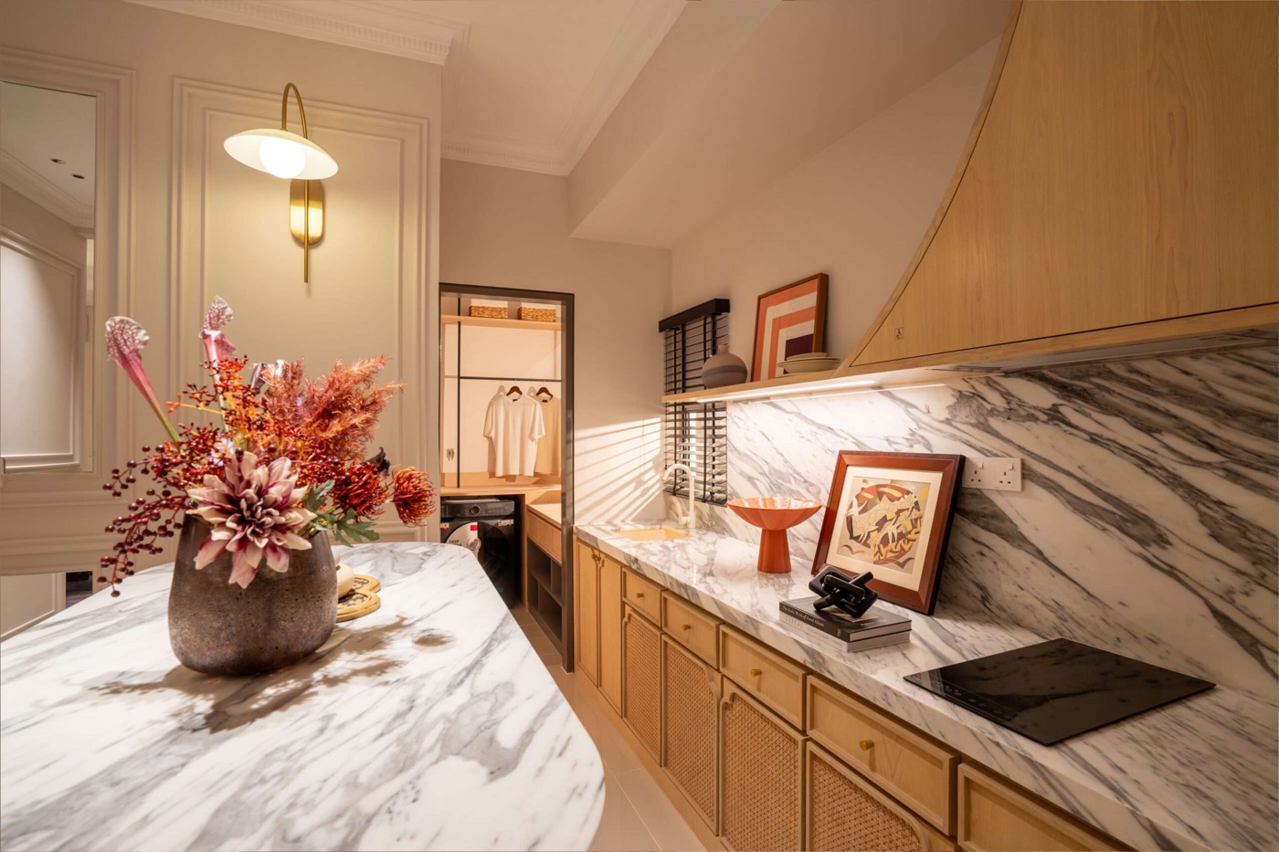 Foto ruang dapur unit Jenis A yang dihias dengan kabinet