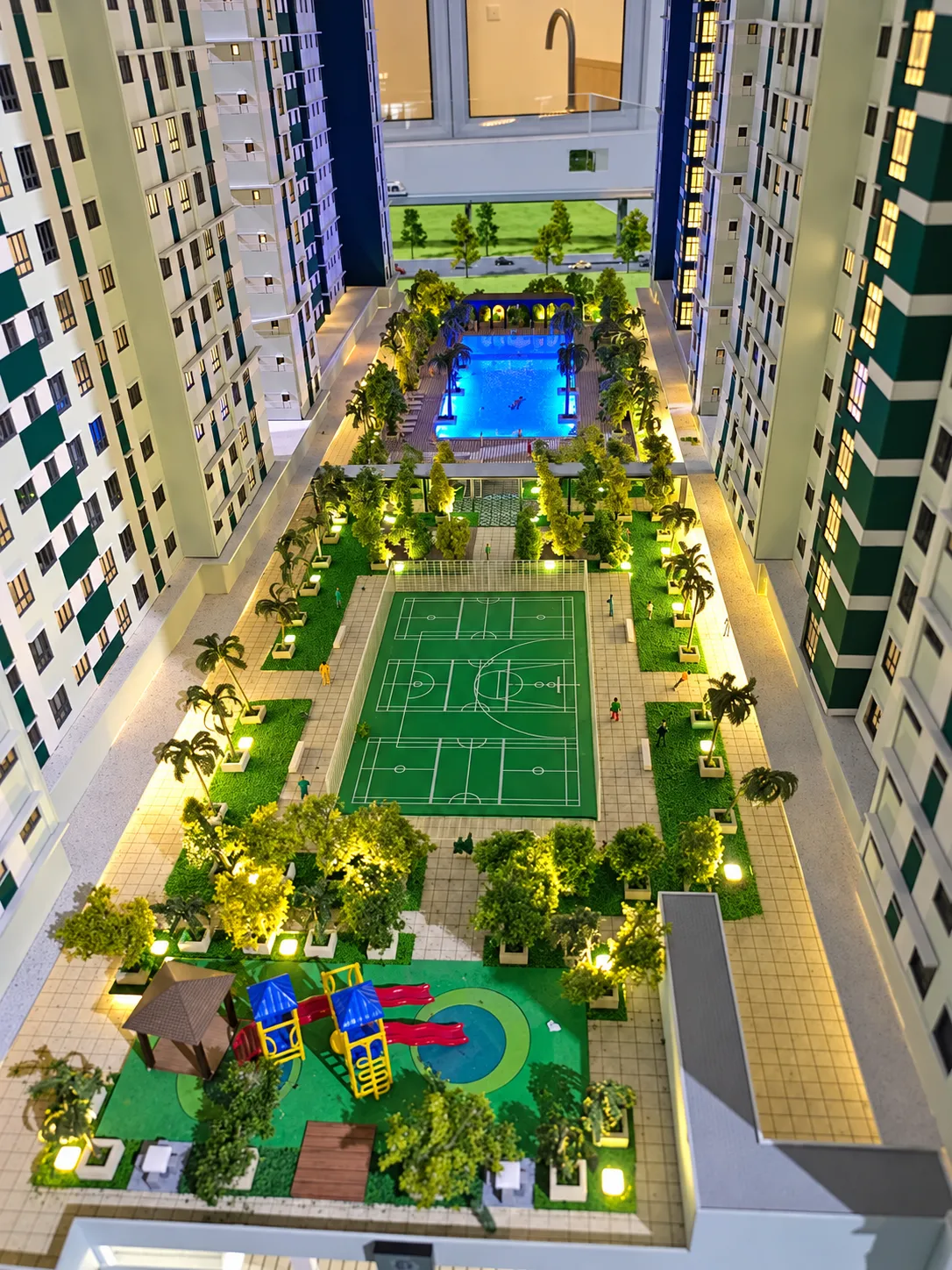 Kemudahan kolam renang dan kawasan rekreasi Residensi Naluri Cheras