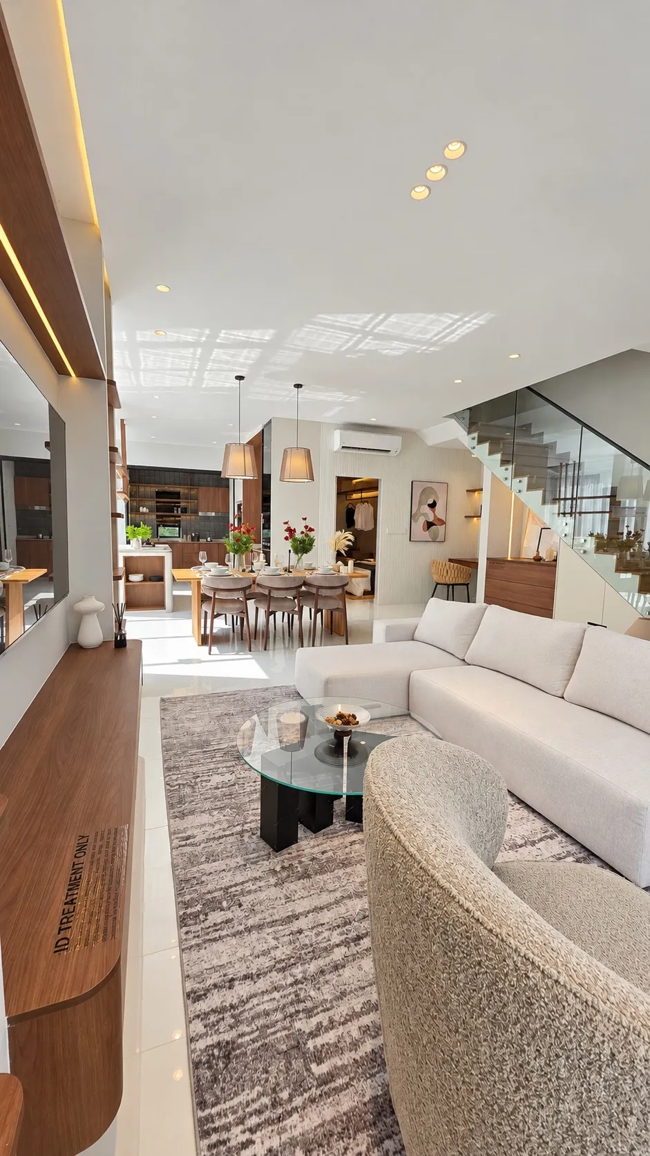 Foto showroom Sejati By The Lake disunting — 2