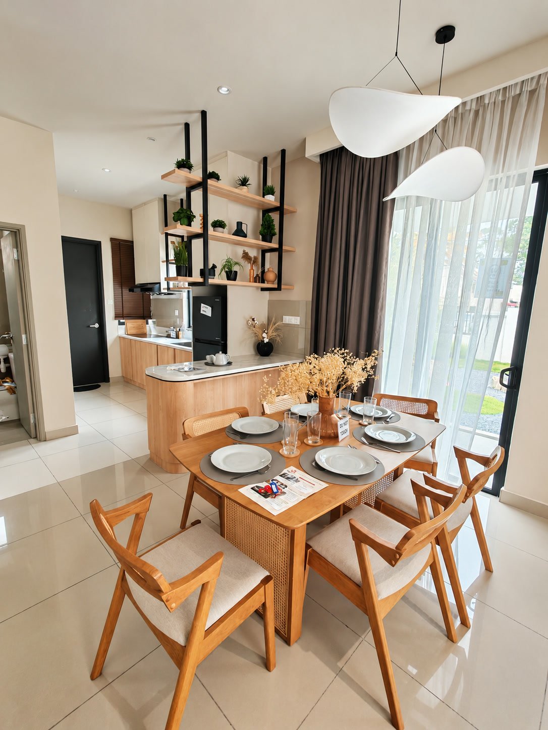 Ruang makan rumah contoh